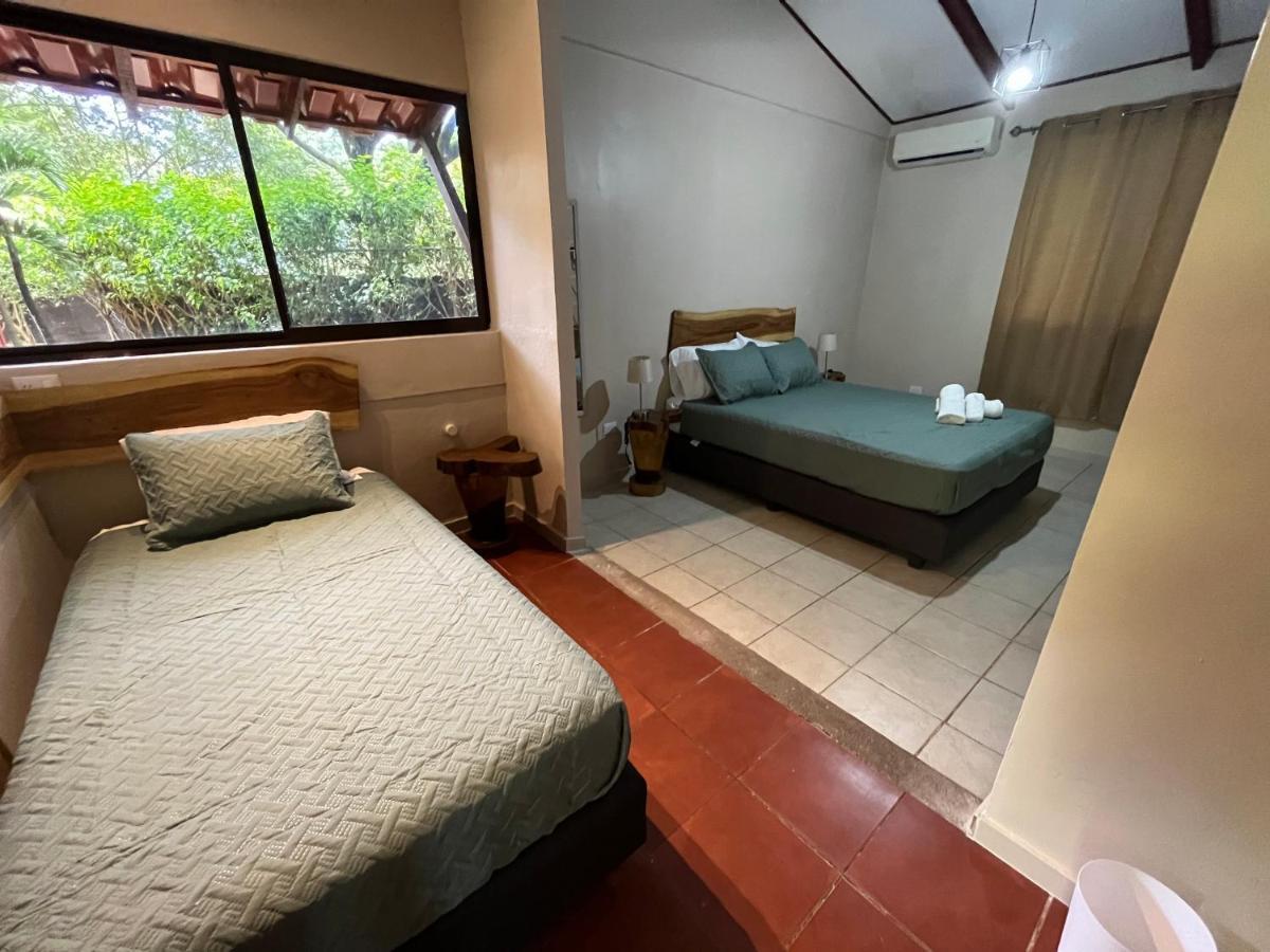 Casa Tropical Playa Grande Bed & Breakfast Cuajiniquil Exterior photo