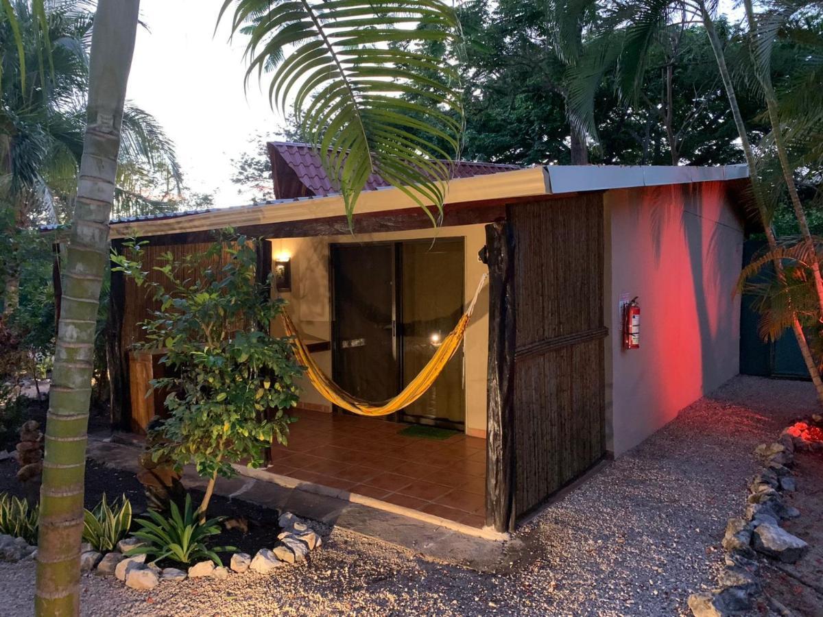 Casa Tropical Playa Grande Bed & Breakfast Cuajiniquil Exterior photo