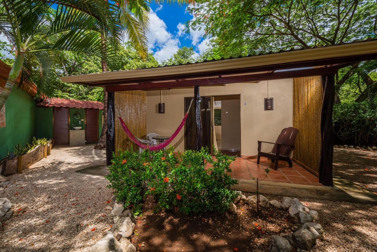 Casa Tropical Playa Grande Bed & Breakfast Cuajiniquil Exterior photo