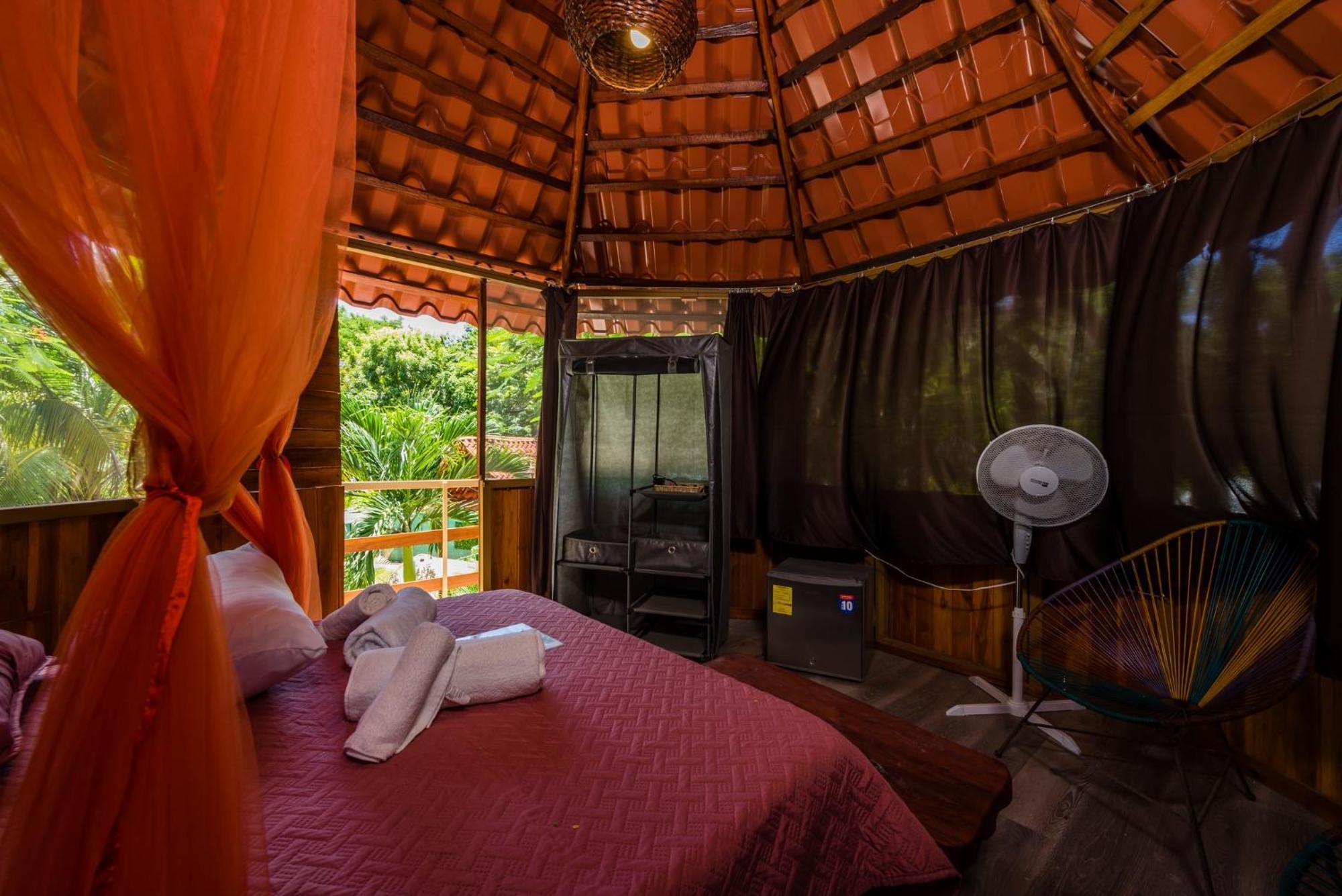 Casa Tropical Playa Grande Bed & Breakfast Cuajiniquil Exterior photo